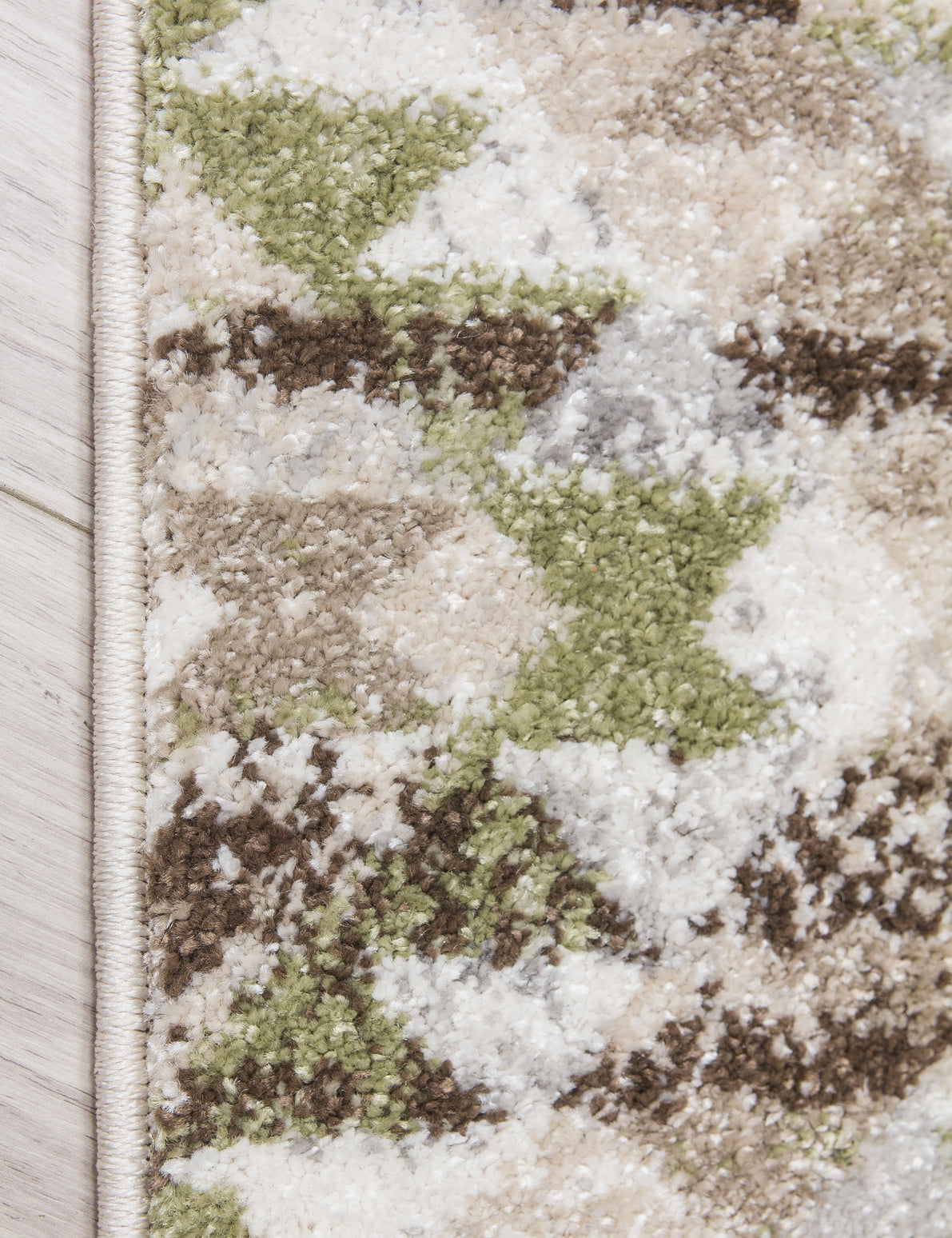 Ardenne Azteca Green Rug
