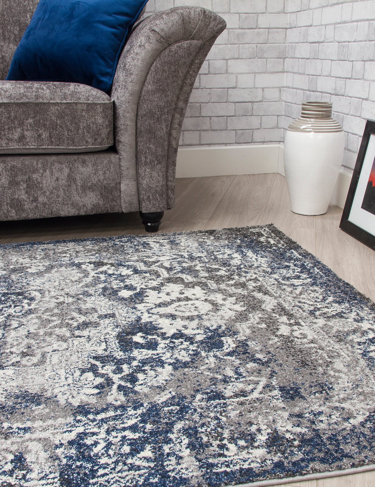 Antika Medallion Navy Rug